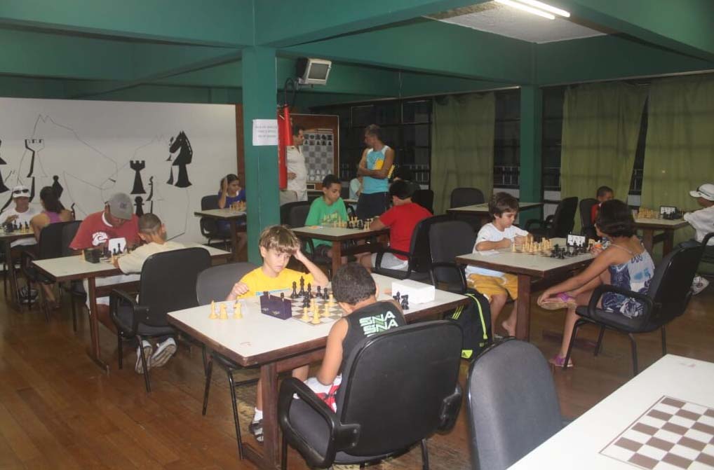 As turmas estão crescendo - Escola de Xadrez Tijuca